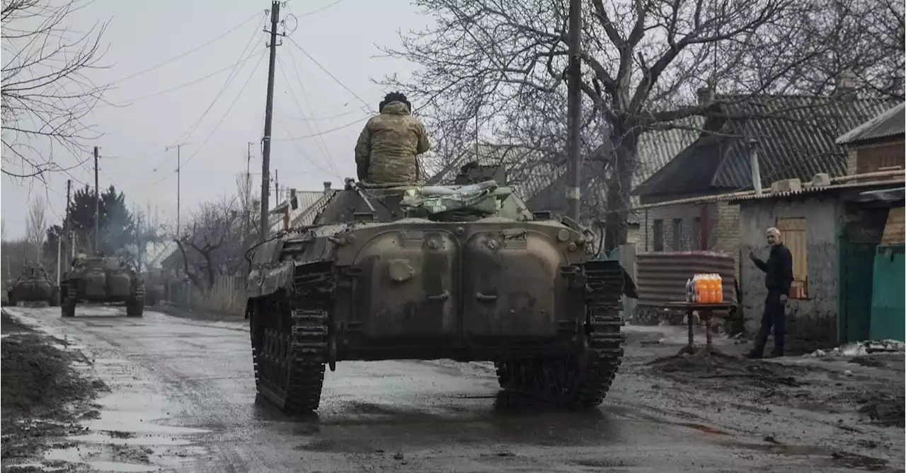 Russians intensify assault on Bakhmut, Ukrainian forces try to dig in