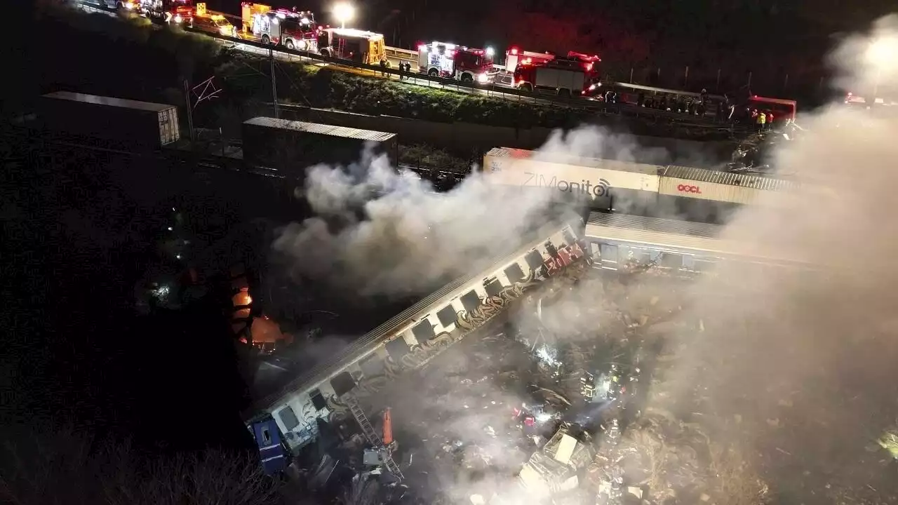 Au moins 16 morts et 85 blessés dans un accident de train en Grèce