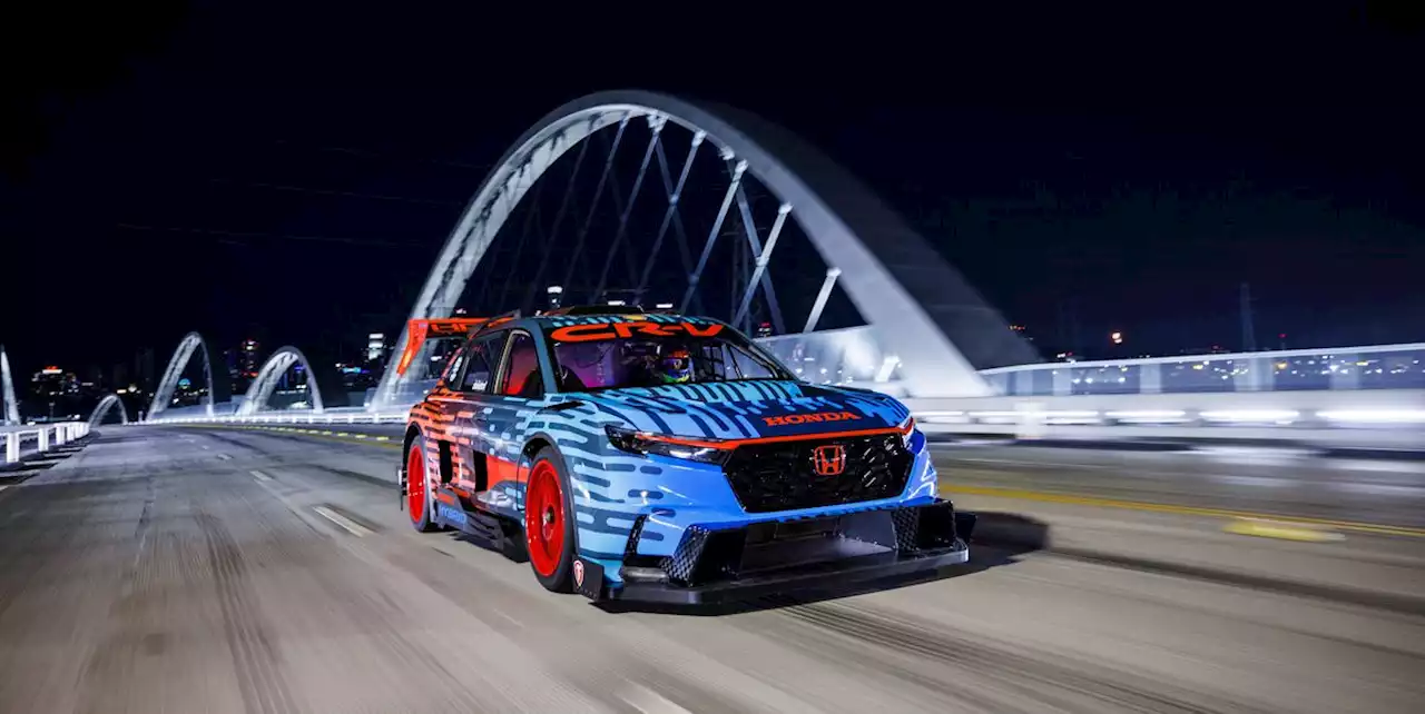 Honda’s CR-V Hybrid Racer Packs Hybrid IndyCar Power