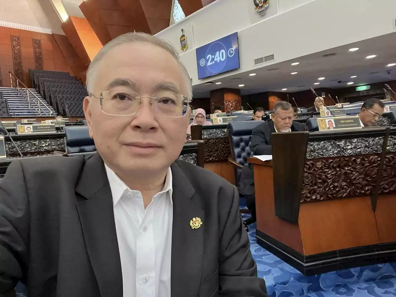 Dr Wee expresses concern over floods in Johor