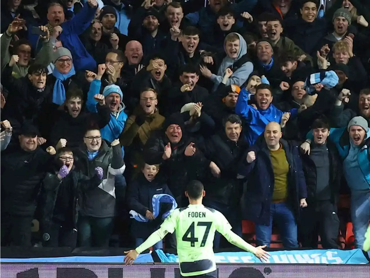 Soccer-Foden double eases Man City into FA Cup sixth round, Leicester out