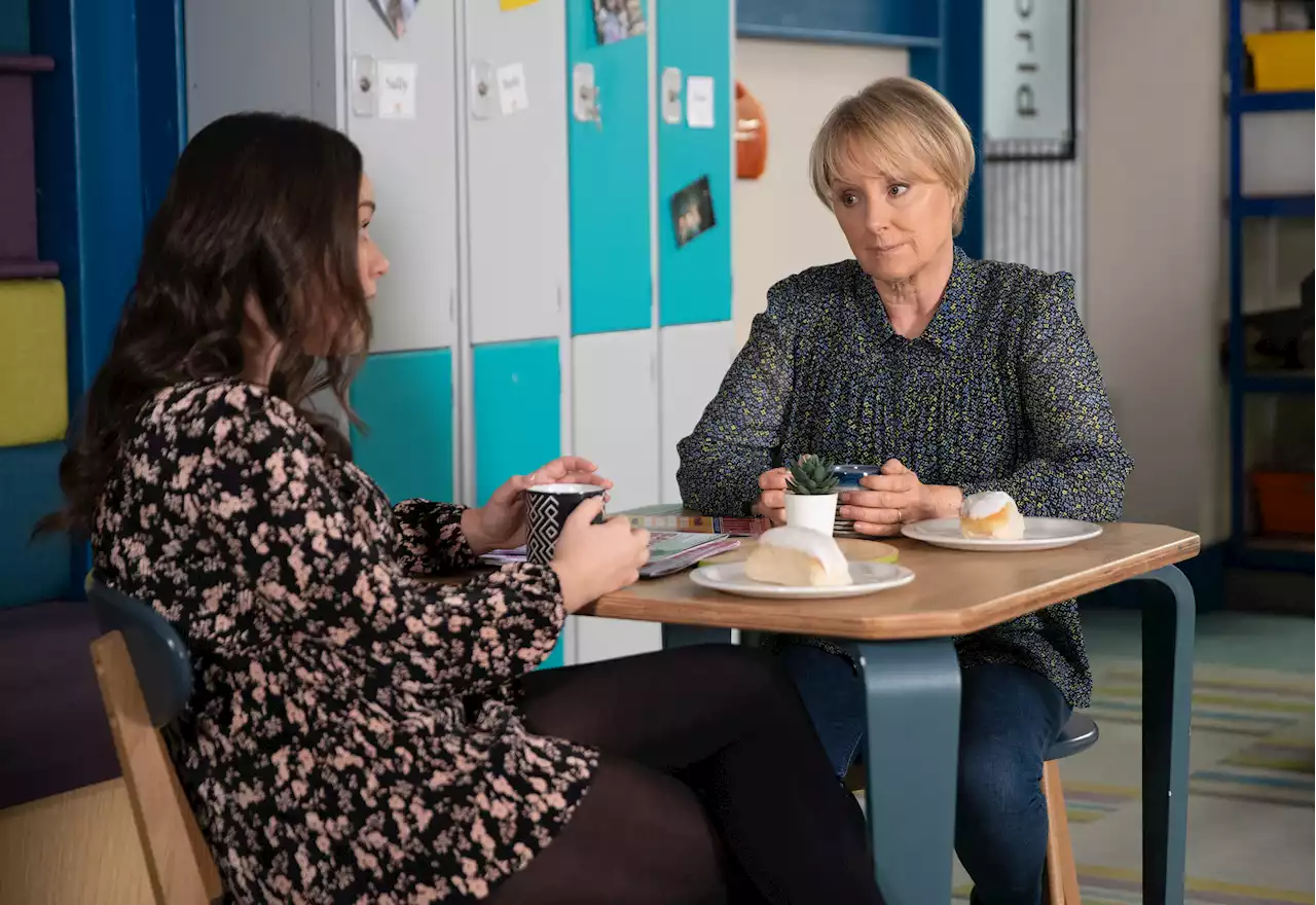 Coronation Street fans confused as two forgotten characters 'return' to soap