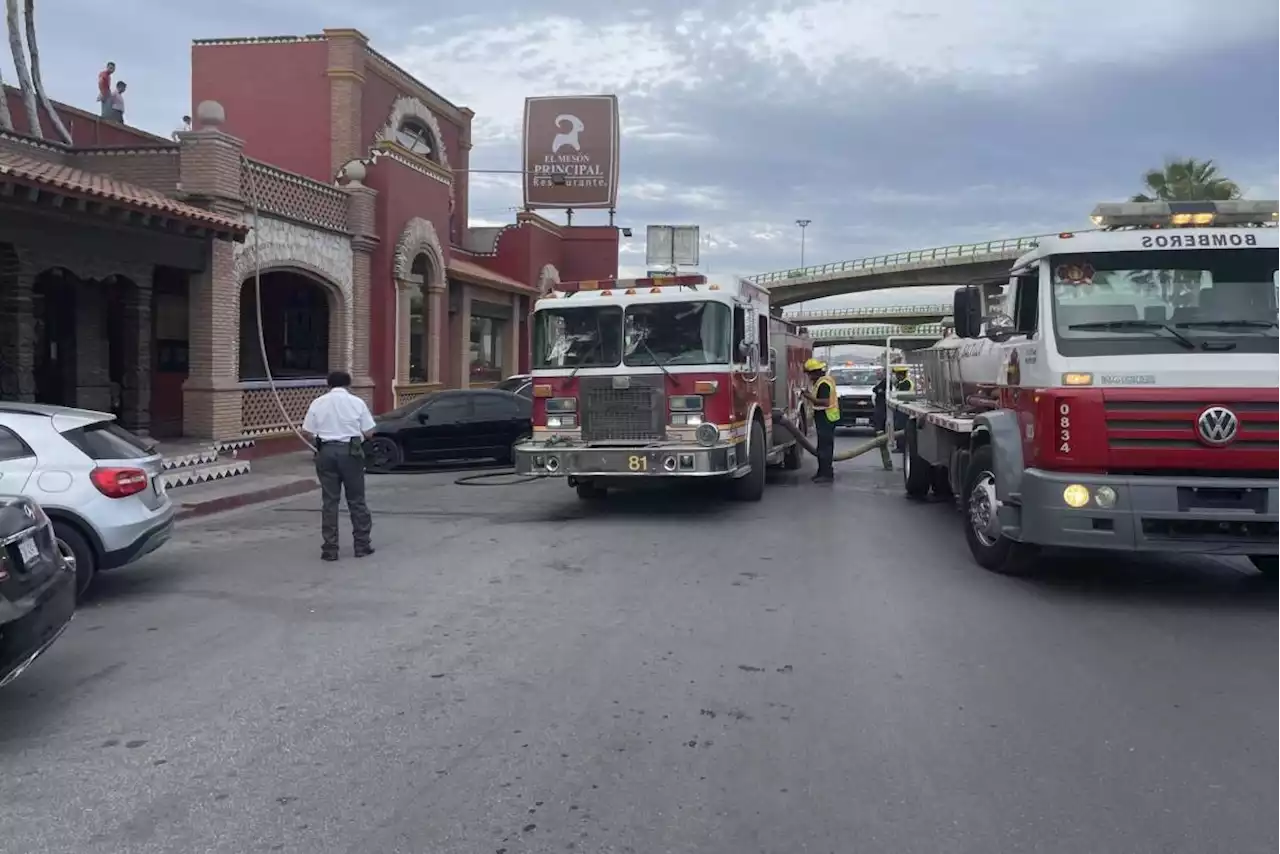 Campana extractora con acumulación de grasa origina incendio en un restaurante de Saltillo