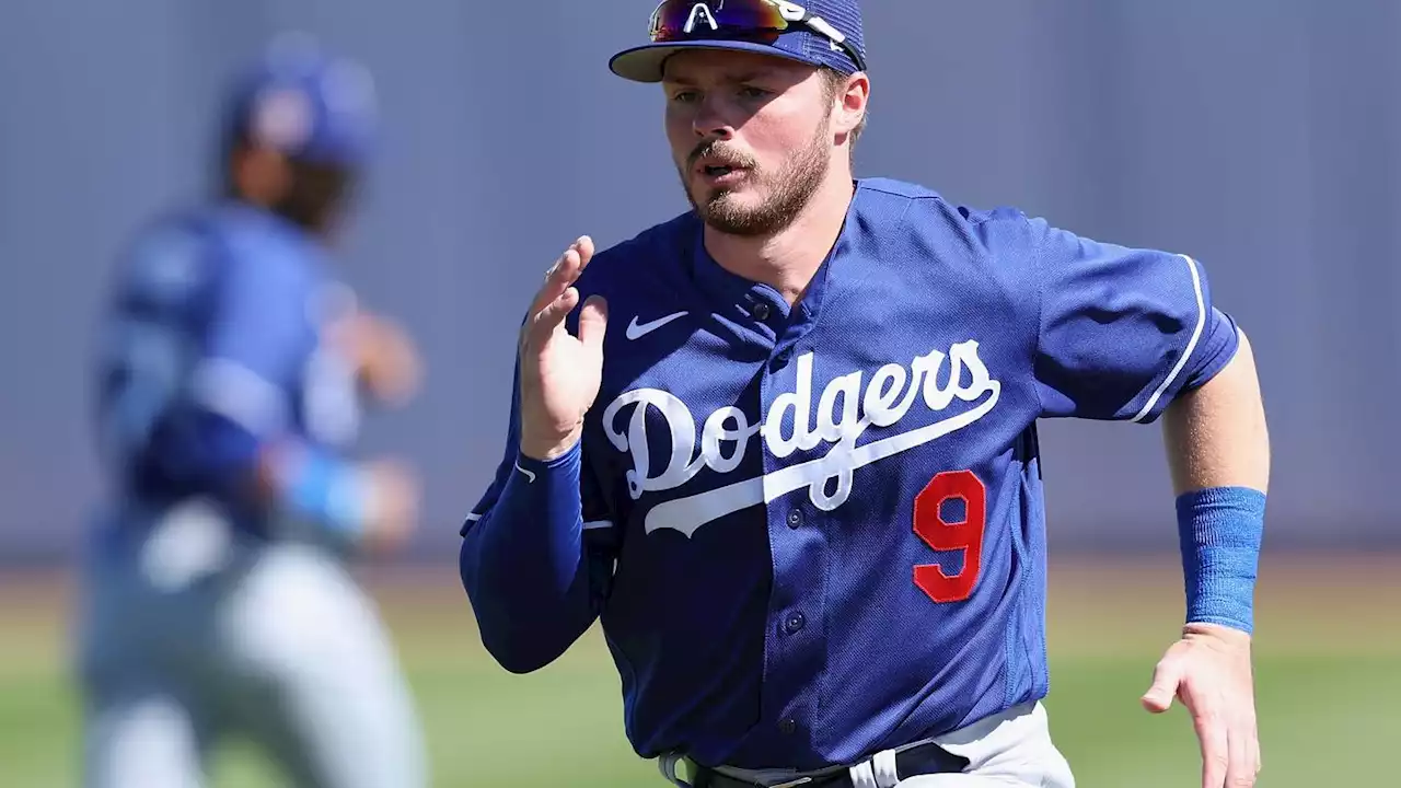 Dodgers announce SS Gavin Lux expected to miss entire 2023 season with torn ACL