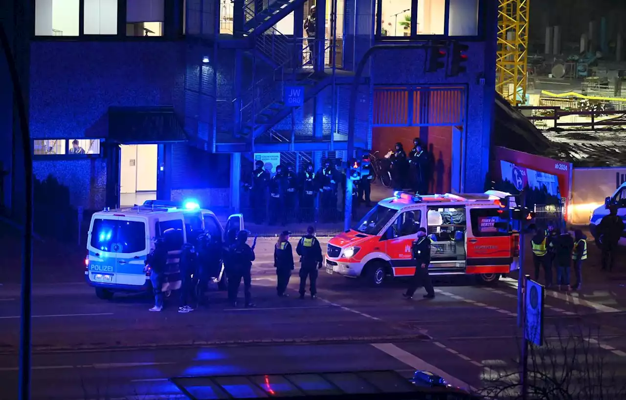 Fusillade à Hambourg, trafic SNCF perturbé et fissures dans des réacteurs