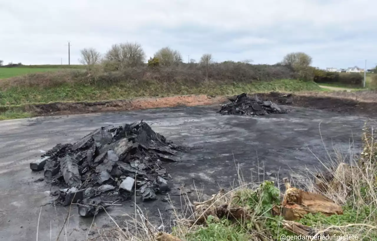 Trois individus interpellés pour avoir incendié 3.000 poubelles en Bretagne