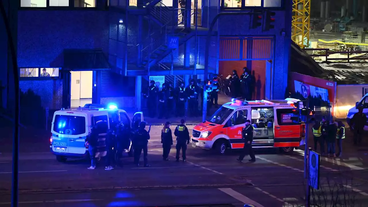 Schüsse in Hamburg: Was bisher zum Blutbad in einer Kirche bekannt ist