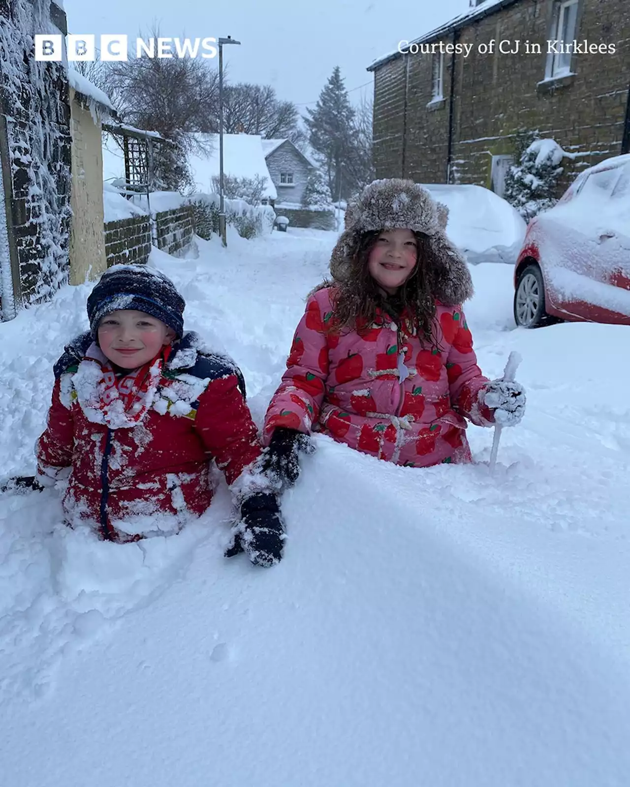 Snow in Yorkshire and Lincolnshire: Latest updates after heavy falls - BBC News