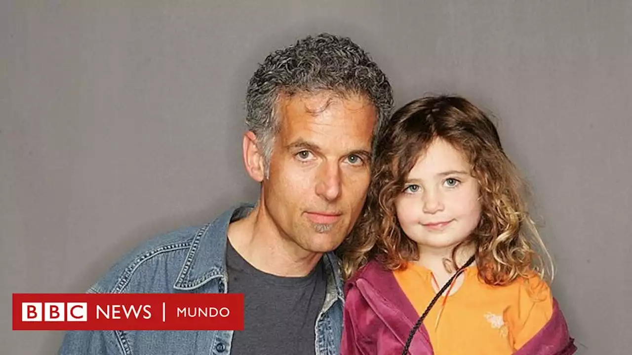 El papá que decidió grabar a su hija durante 16 años haciéndole preguntas y ahora está nominado al Oscar - BBC News Mundo