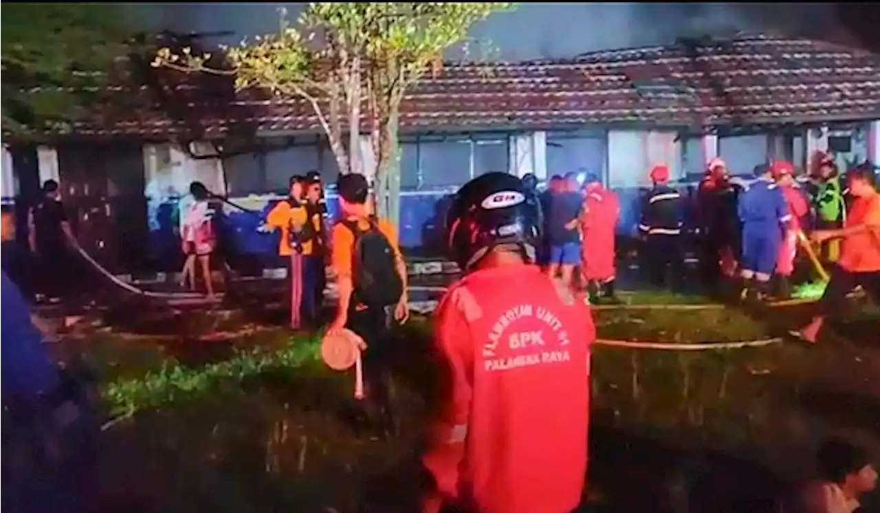 Kebakaran Melanda Gedung SMAN 5 Palangka Raya