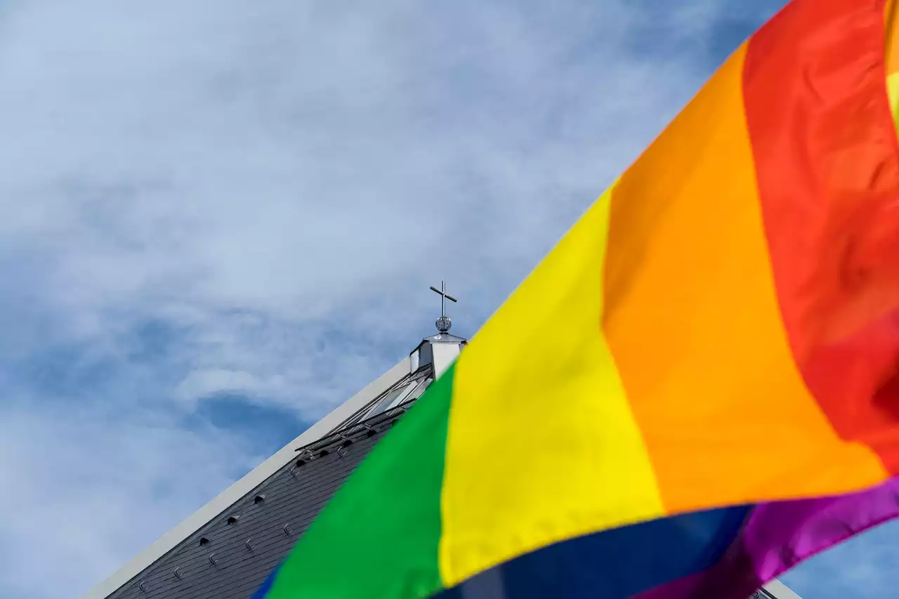 Katholische Kirche beschließt Segensfeiern für Homosexuelle