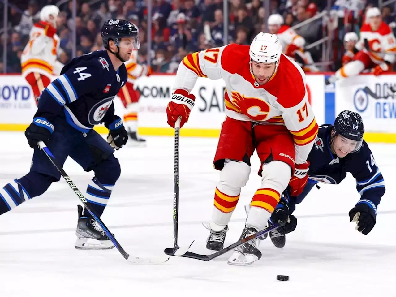 Can the Flames catch the Jets in playoff race?