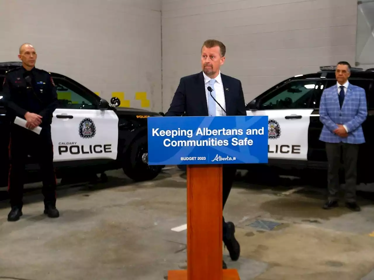 Warrants out for more than 4,000 violent offenders in Alberta: officials