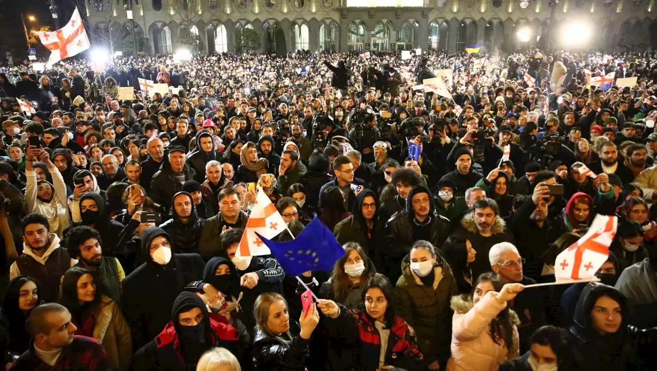 Massive Proteste: Georgien lässt Gefangene wieder frei