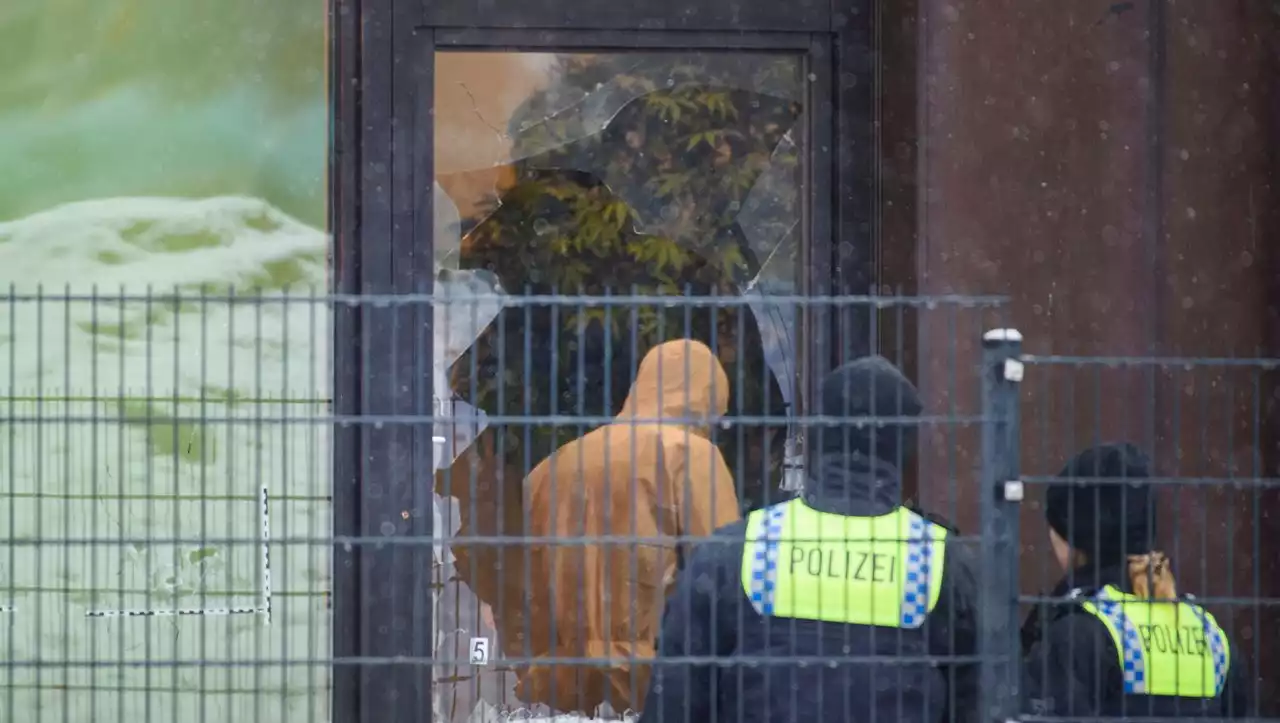 (S+) Hamburg: Amoktat bei Zeugen Jehovas - Er kam durch das Fenster und schoss mehr als hundertmal