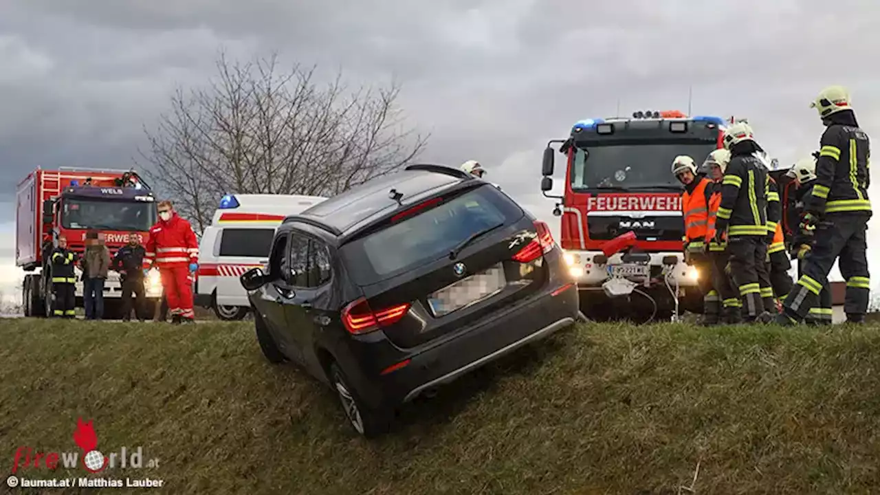 Oö: Pkw in Wels nach Wendemanöver absturzgefährdet