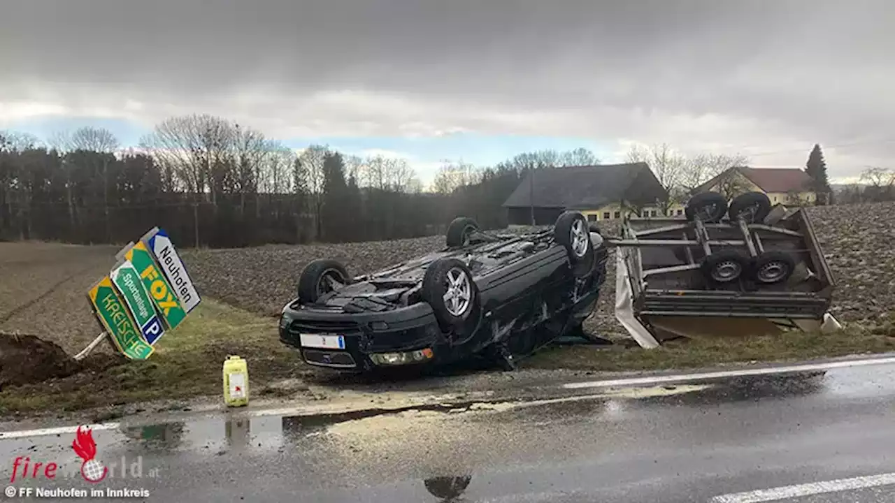 Oö: Windböe bringt Pkw-Gespann außer Kontrolle → Auto und Hänger mit Rädern nach oben