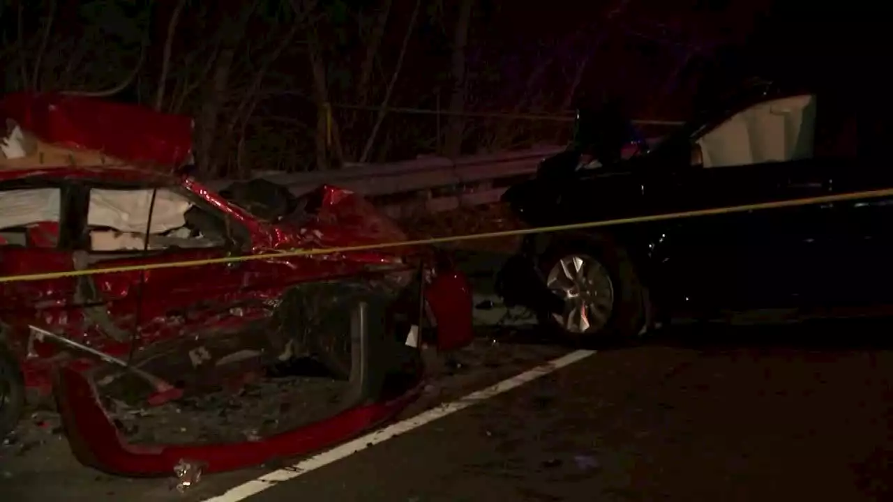 Two-car crash in Northeast Philadelphia leaves 1 dead, 1 injured: police