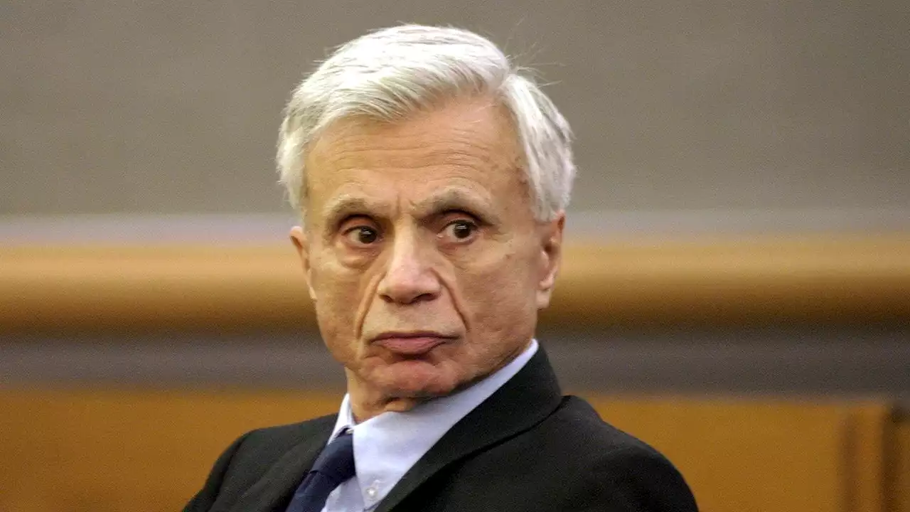 Robert Blake, 'Baretta' actor acquitted in wife's killing, dies at 89