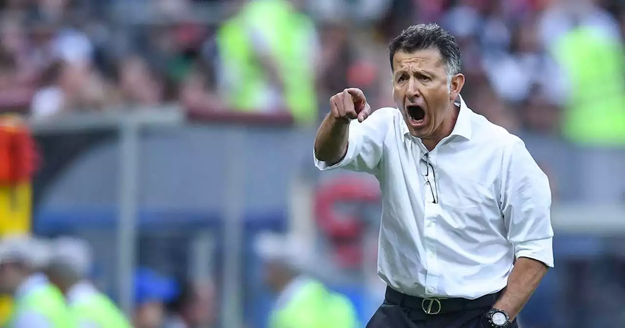 ¡A dejar el currículum! Juan Carlos Osorio está en Monterrey para una entrevista de trabajo