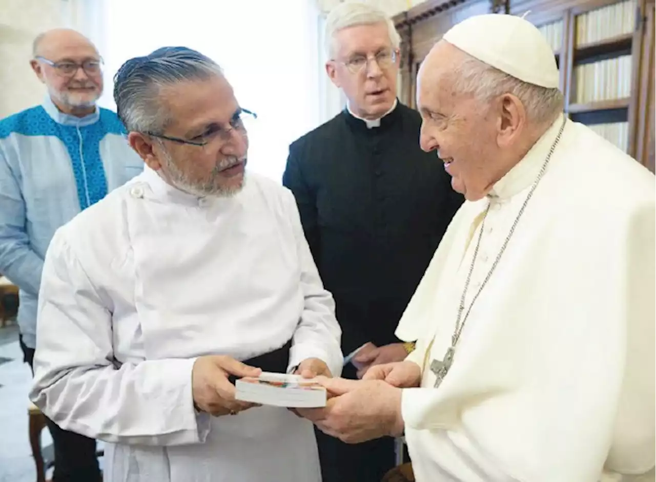 Pope impressed with new interactive youth Bible