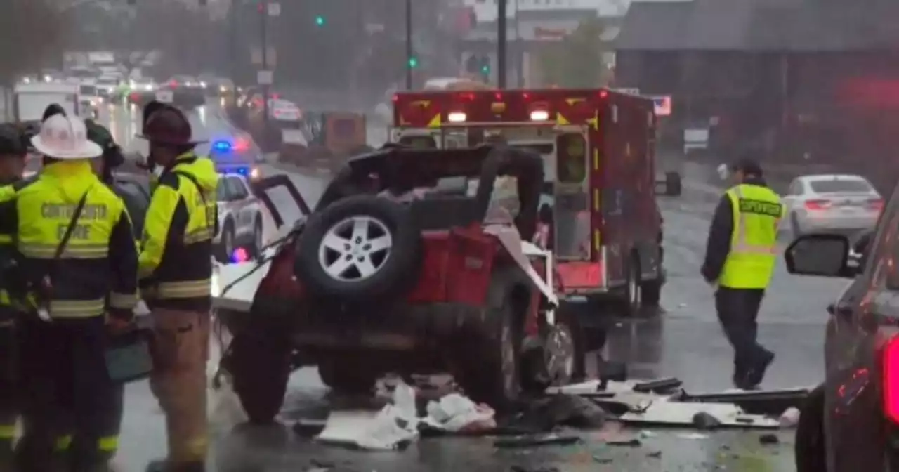 UPDATE: 4 hurt, 1 critically in commuter bus crash with vehicles near Walnut Creek BART