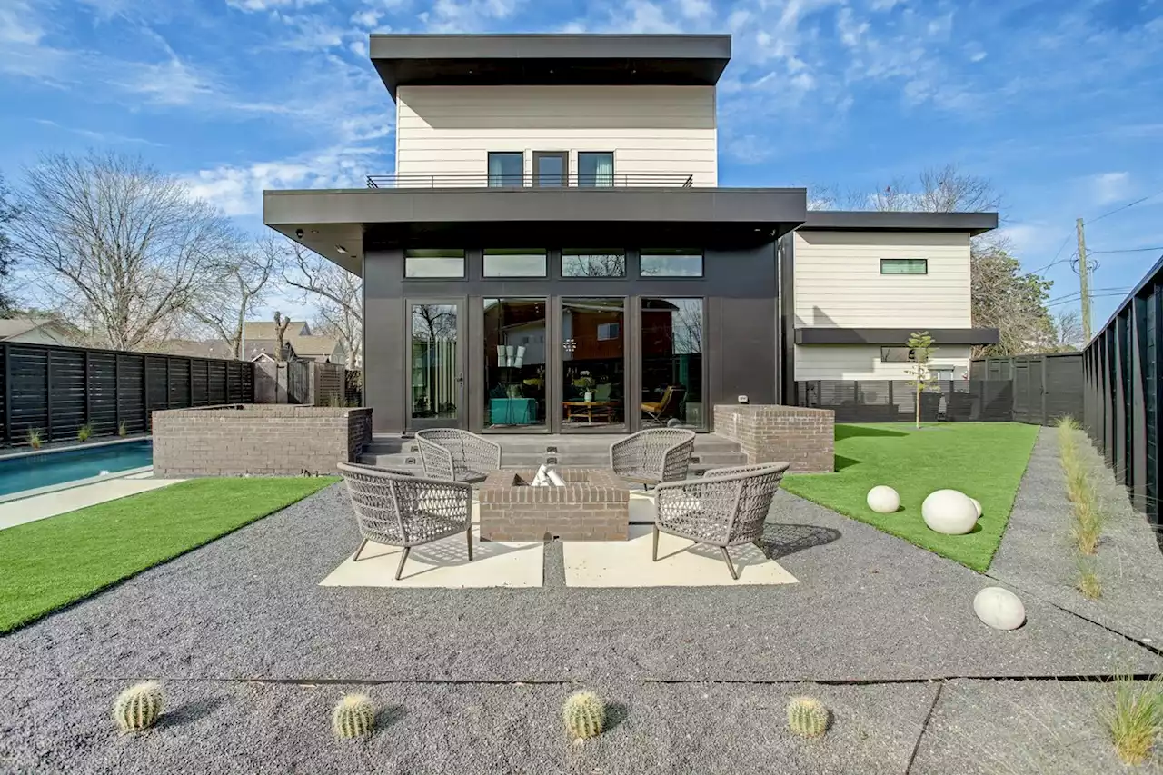 Love modern homes? Inside and out, this Heights house on the market for $2.1M is all about the sleek, contemporary vibe