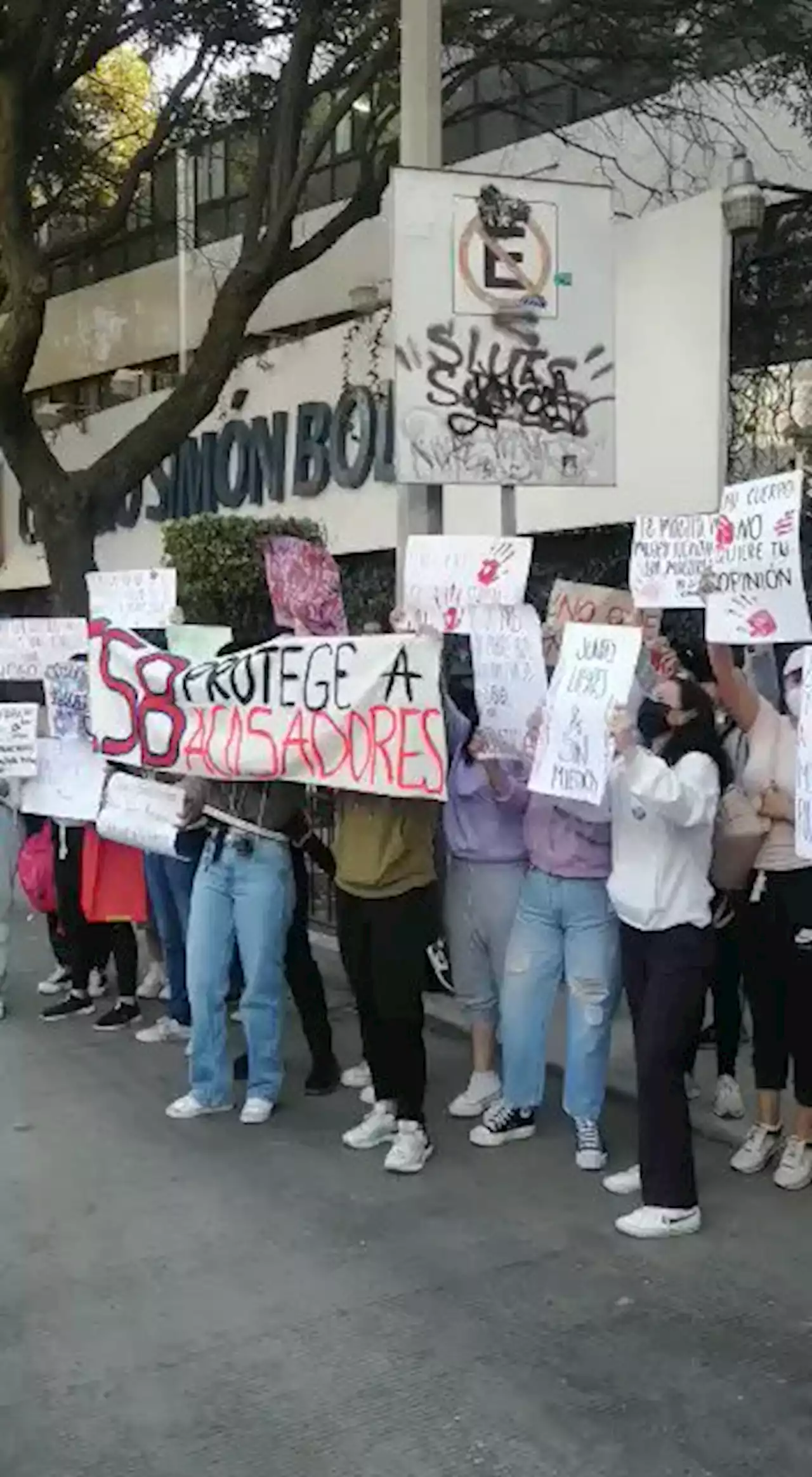 Alumnos denuncian acoso sexual por parte de un profesor en el colegio de la Benito Juárez