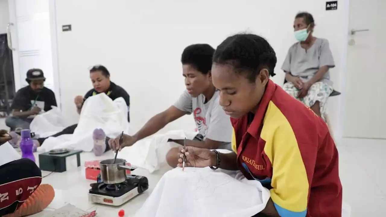 Lestarikan Budaya Bumi Cenderawasih, Papua Muda Inspiratif Gelar Pelatihan Membatik