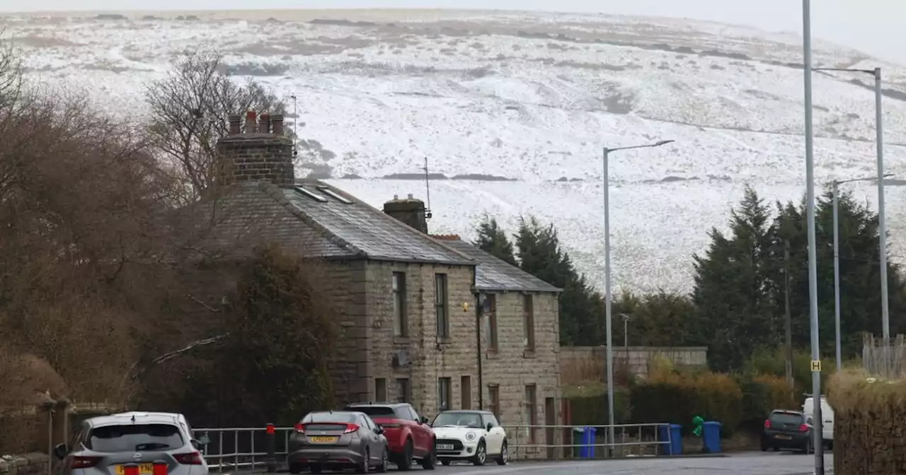 Where and when snow will fall in Lancashire today as weather warnings issued