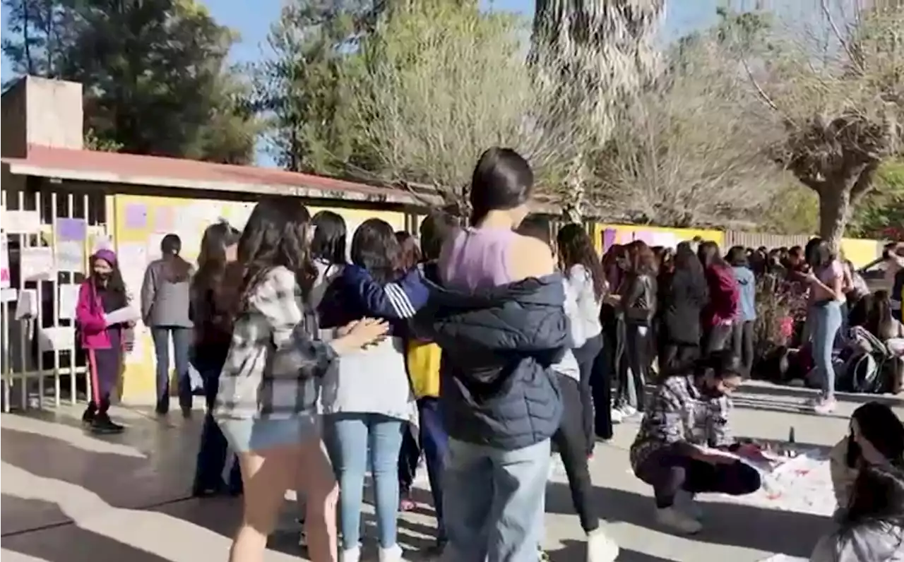 En Zacatecas, alumnas denuncian acoso de docentes en preparatoria