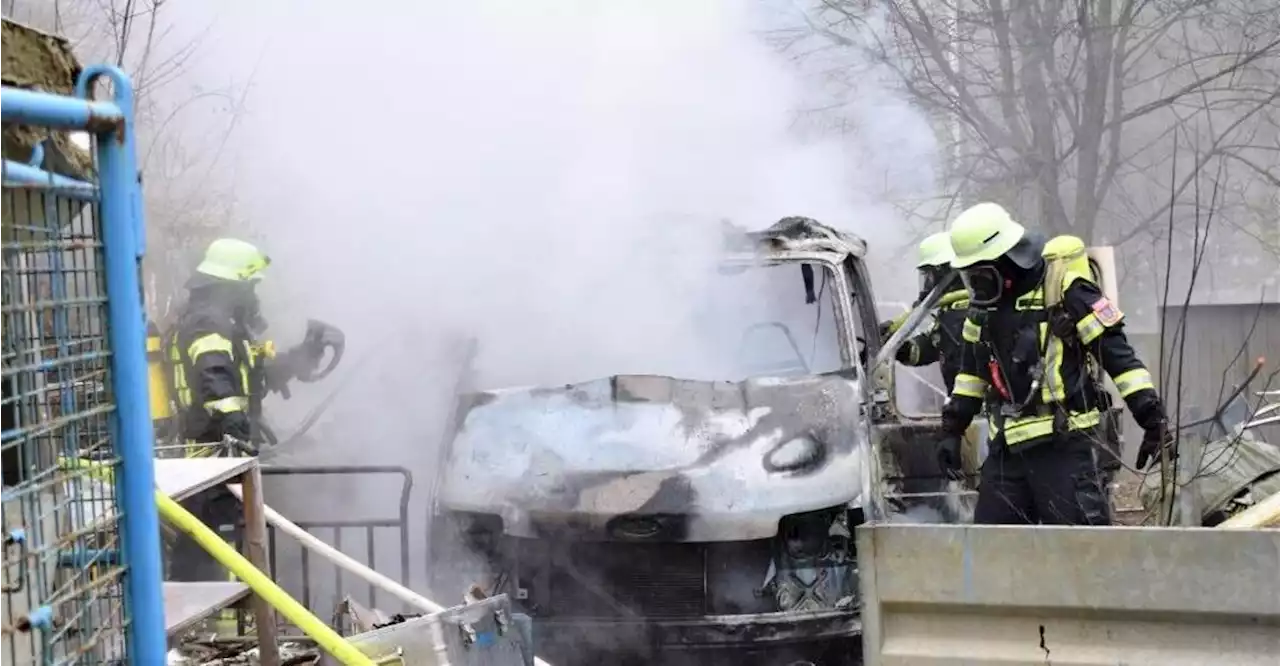 Auto in Furth brannte komplett aus – die drei Täter sind minderjährig