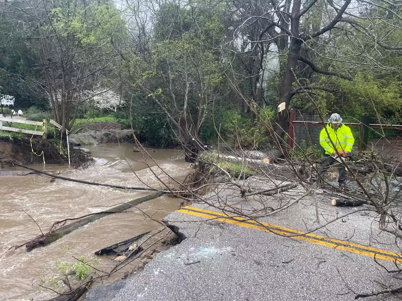 Soquel Residents Without Water After Heavy Rain, Storm Debris Wash Out Road, Water Main