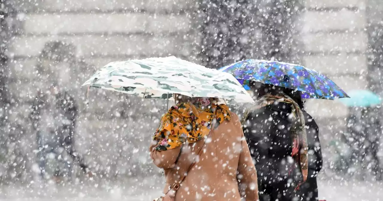 Live Notts school closures as 'heavy snow' predicted this morning