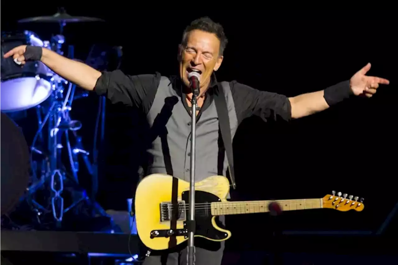 A week ahead of his Philly show, Bruce Springsteen postpones a concert in Columbus due to illness