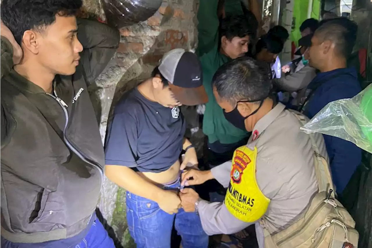 Buntut Penangkapan Ammar Zoni, Polisi Acak-acak Kampung Boncos