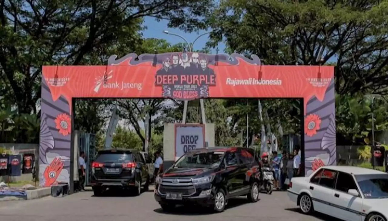 Jelang Konser Deep Purple di Solo, Penggemar Berburu Merchandise