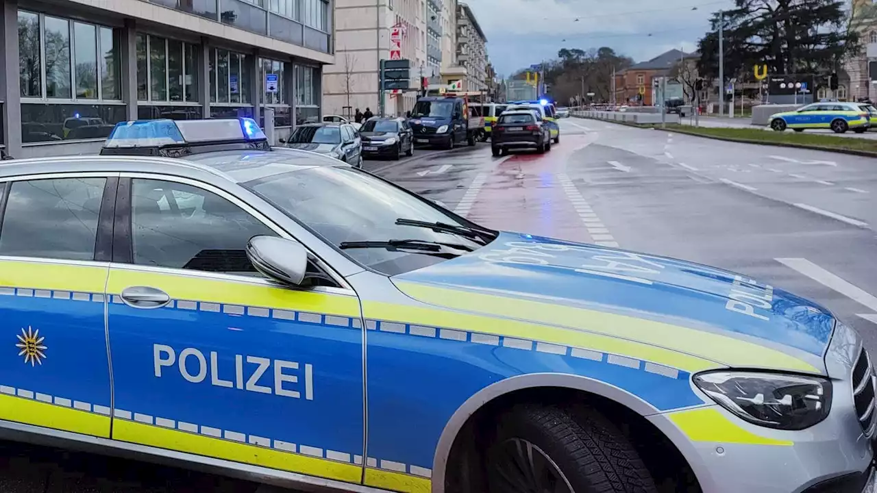 Geiselnahme in Karlsruher Apotheke beendet – Geiseln wohl unverletzt