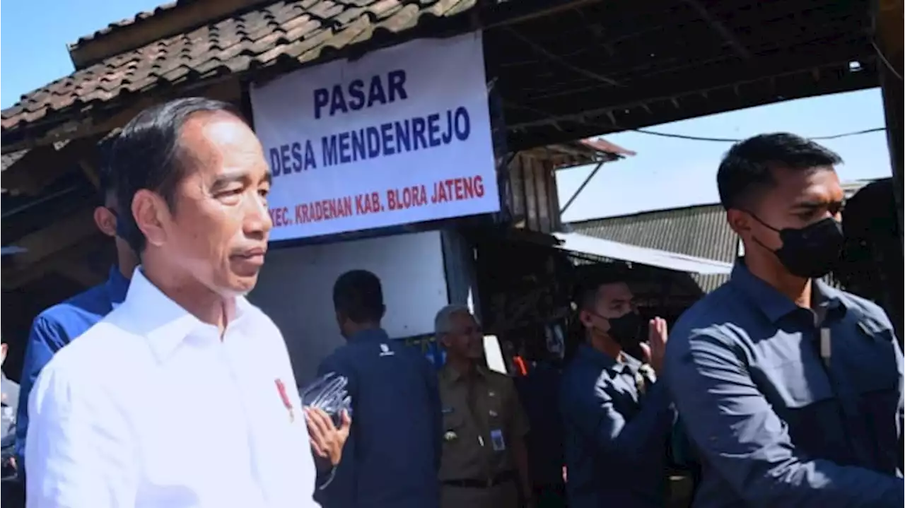 Cek Harga Pangan di Pasar Mendenrejo Jelang Ramadhan, Jokowi: Kondisinya Masih Baik