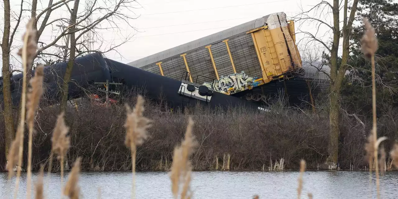 WSJ News Exclusive | Railroad Group Warns of Loose Wheels on Some Railcar Models