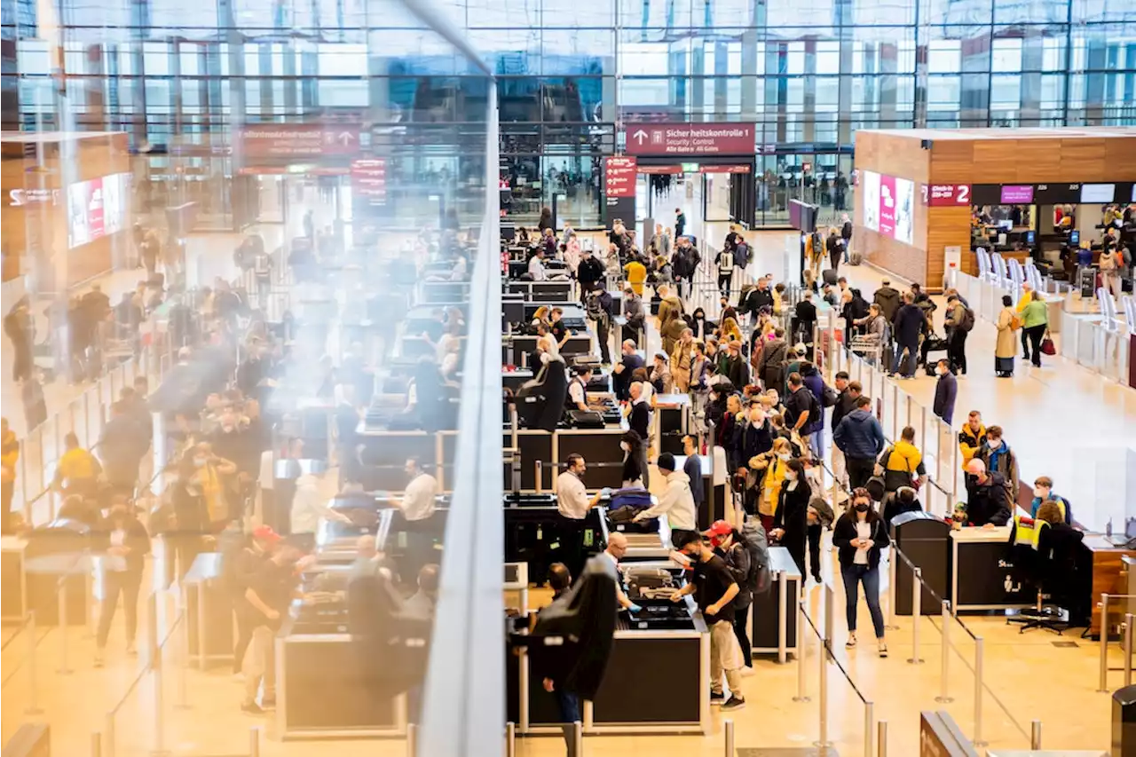 Flughafen BER: Warnstreik am Montag