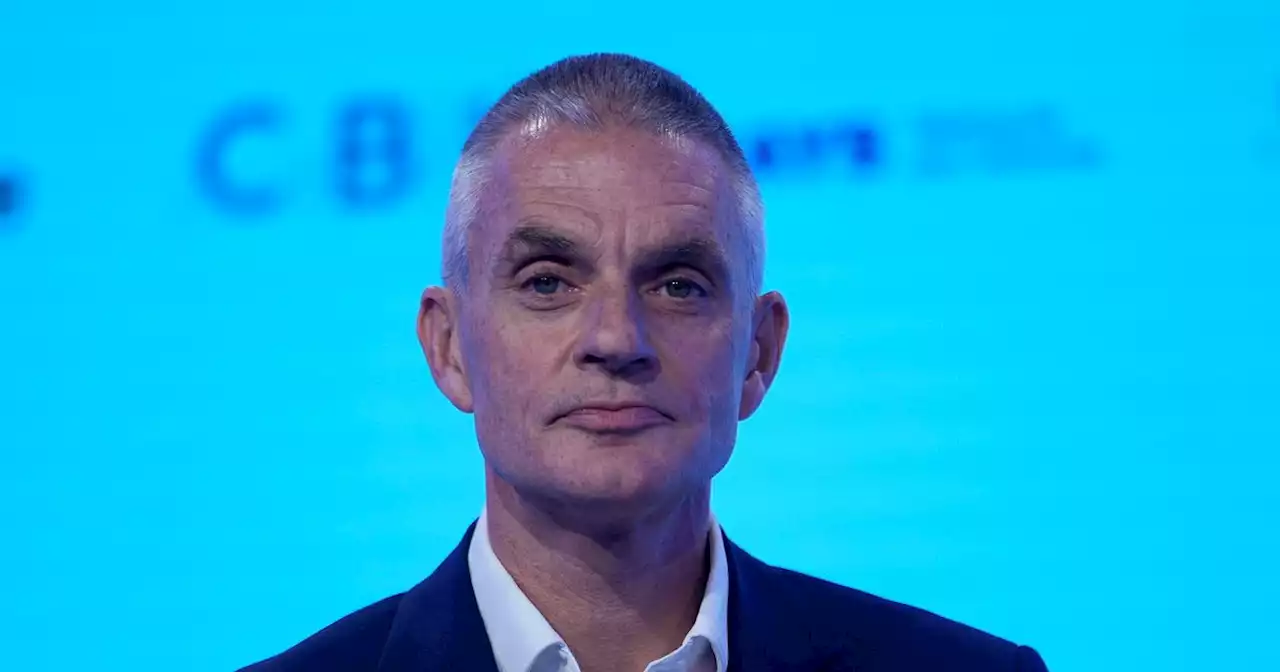 BBC director-general apologises but says he won't resign over Gary Lineker row
