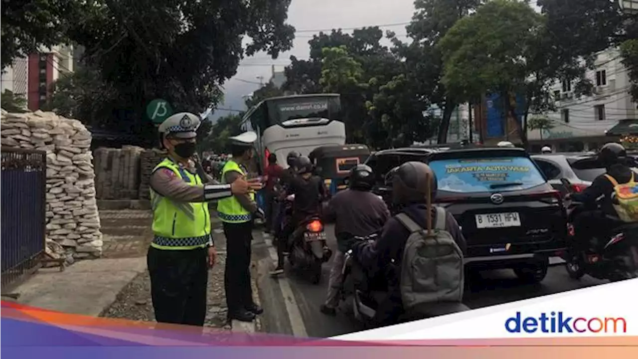 Jam Pulang Kerja Jelang Weekend, Jalanan Jakarta Macet di Sejumlah Titik