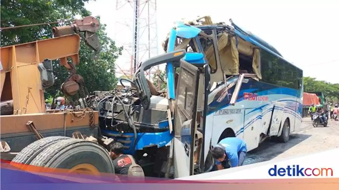 Kecelakaan Maut di Pantura Berawal dari Bus Nyalip Berujung Tabrak 2 Truk