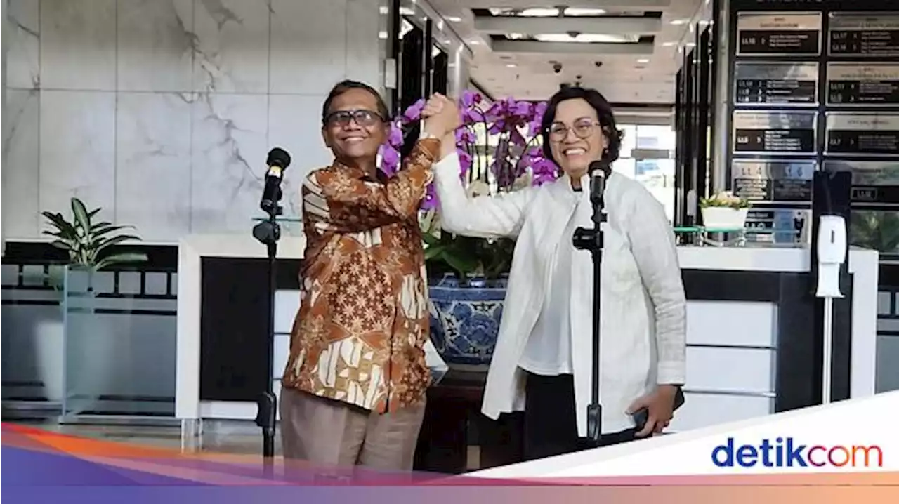 Momen Mahfud dan Sri Mulyani Salaman Usai Bahas Masalah Rp 300 T di Kemenkeu