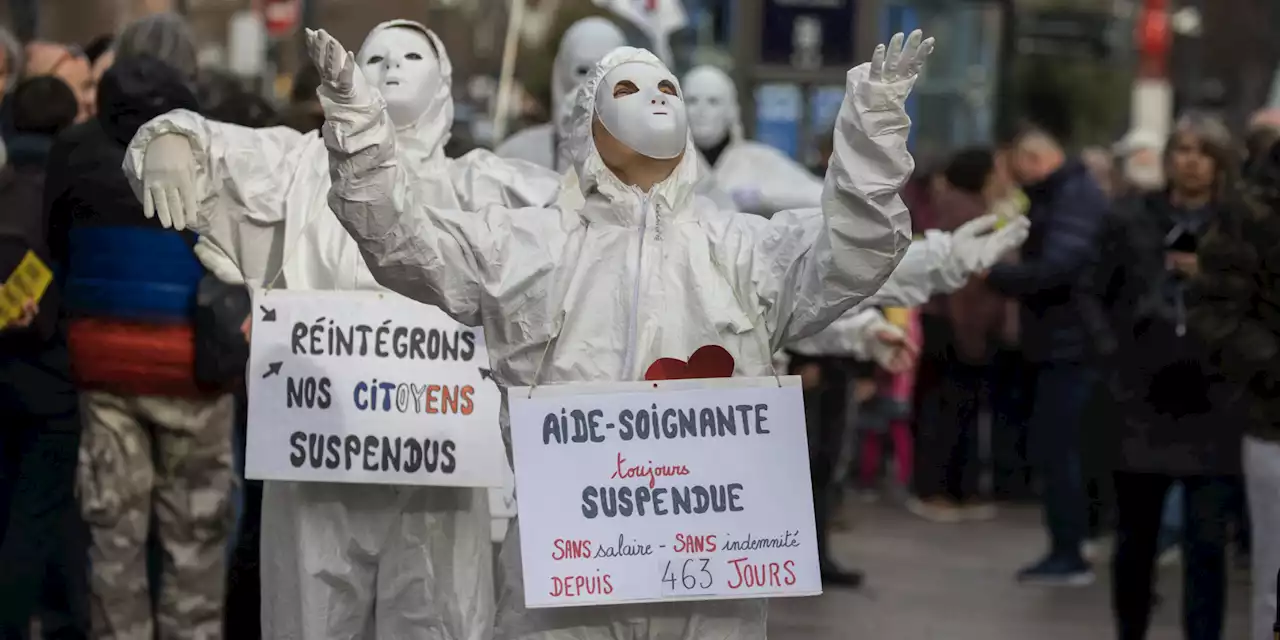 Covid-19 : ils manifestent à Lyon pour demander la réintégration des soignants non-vaccinés