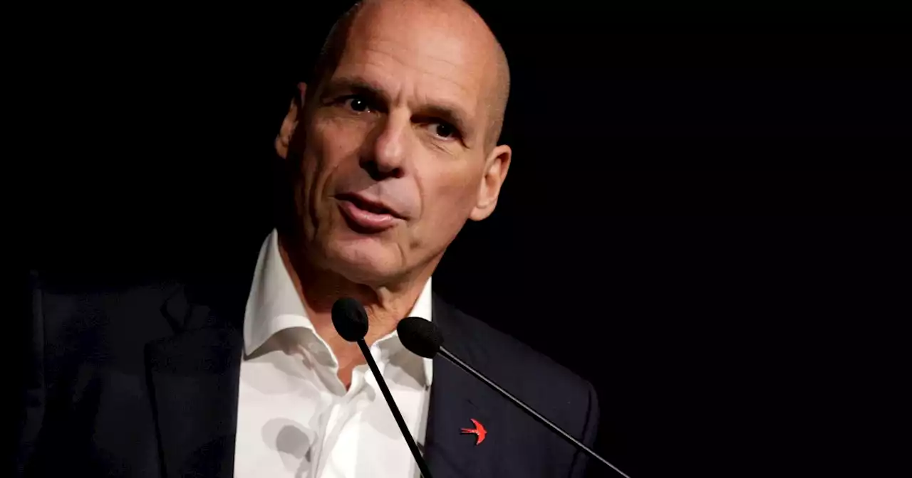 Yanis Varoufakis picchiato da un gruppo di teppisti ad Atene: ricoverato con il naso rotto - Il Fatto Quotidiano