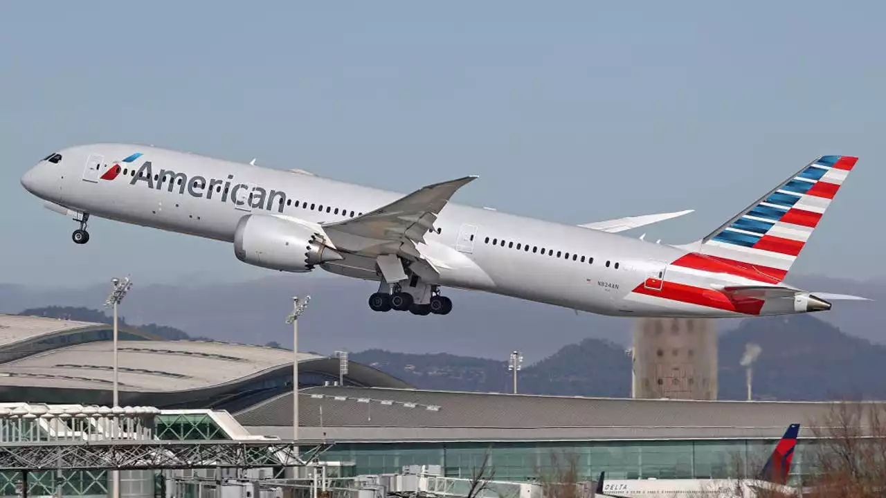 American Airlines flight to Salt Lake City diverted after possible lightning strike: 'Very worried'