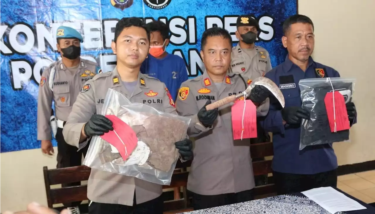 Kesal Kekasihnya Didekati Pria Lain, AG Membacok Korbannya dengan Sajam