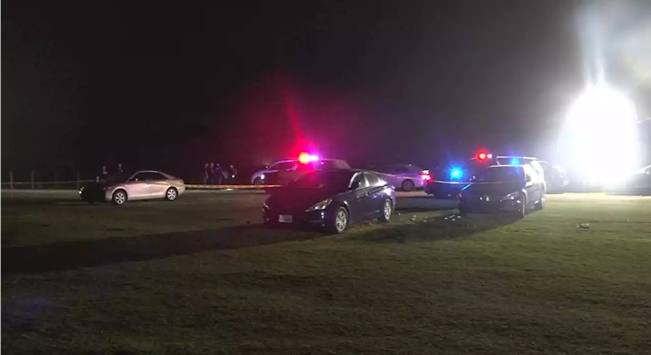 2 security guards among 3 shot outside event venue parking lot in SE Houston, police say